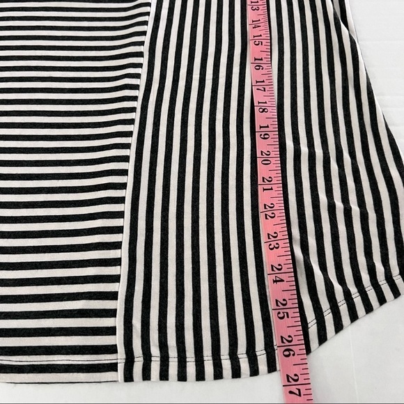 CAbi Black and White Striped Sleeveless Top. Size Small - Picture 9 of 9